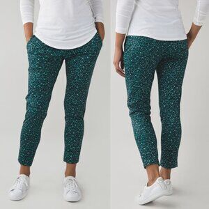 Lululemon Jet Crop Slim In Mountain Peaks Black Forage Teal Size 2